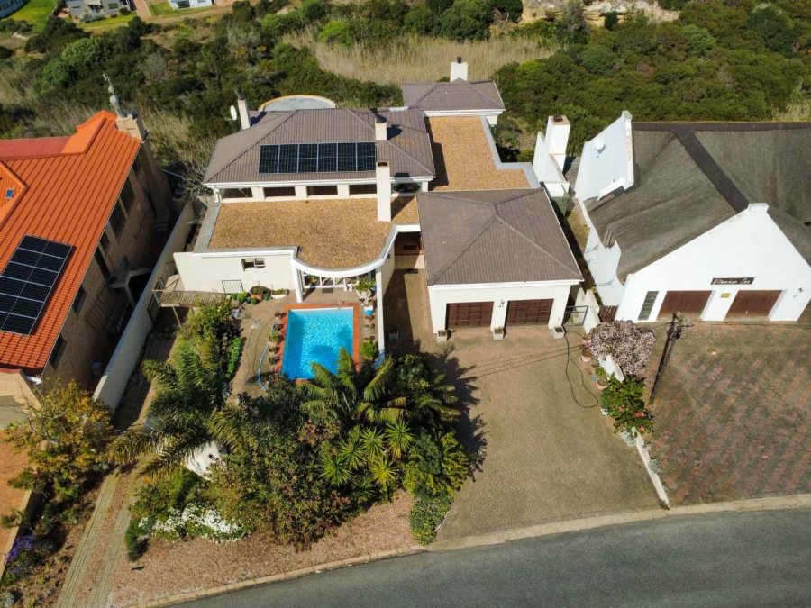 5 Bedroom Property for Sale in Stilbaai Wes Western Cape